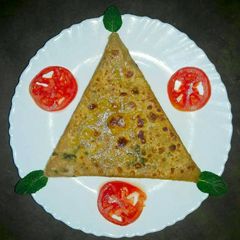 A picture of Egg Paratha.