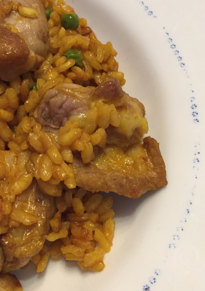 Una foto de Arroz con costillas