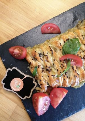 Une photo de 🌿Tresse feuilletée tomates mozzarella