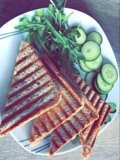 صورة لوصفة فطور صحي وخفيف 😊