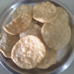 A picture of Mathri.