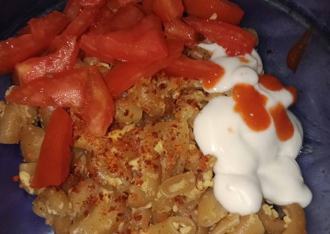 Resep Makaroni Telur Pedas Bumbu Indomie Goreng, Lezat