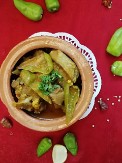 A picture of Achar gosht.