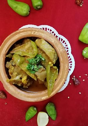 A picture of Achar gosht.