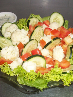 Una foto de Ensalada variada al yogurt