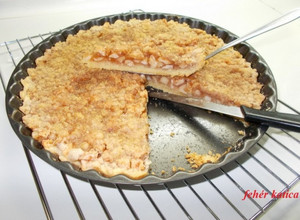 Fűszeres almás morzsasüti recept fotója