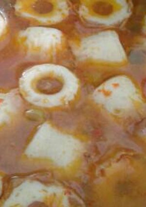 Foto resep Chikuwa & cumi kuah tomyam sederhana