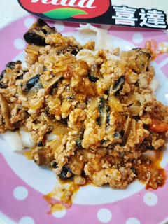 Hida手作番茄鮪魚紅醬拌關廟刀削麵 的食譜成品照片
