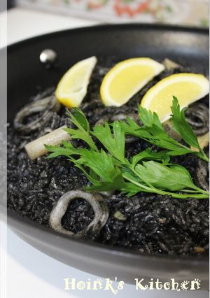 A picture of Paella with Squid and Squid Ink.