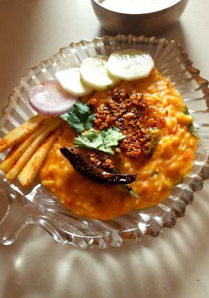 A picture of Dal khichdi.