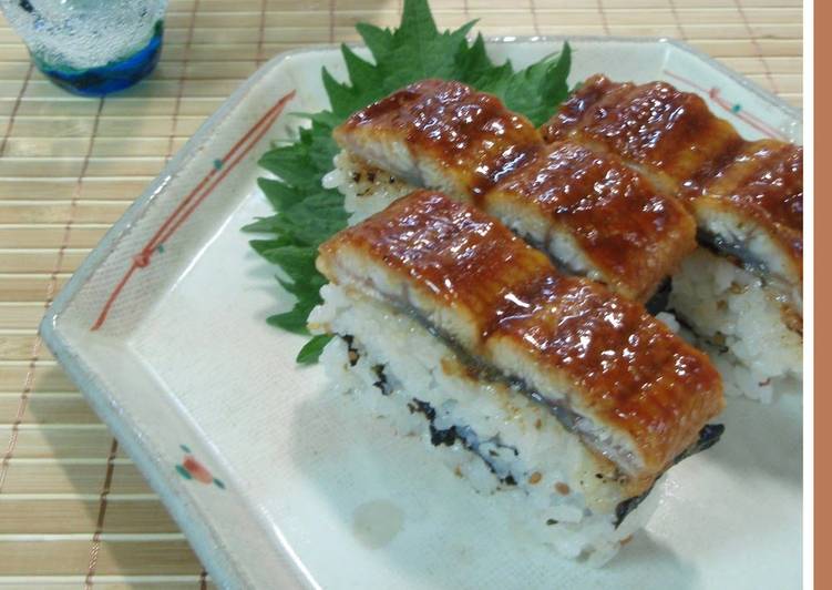 Simple Way to Prepare Tasty Packed Eel Sushi