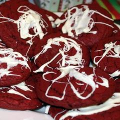 A picture of Red Velvet Cheesecake Cookies.