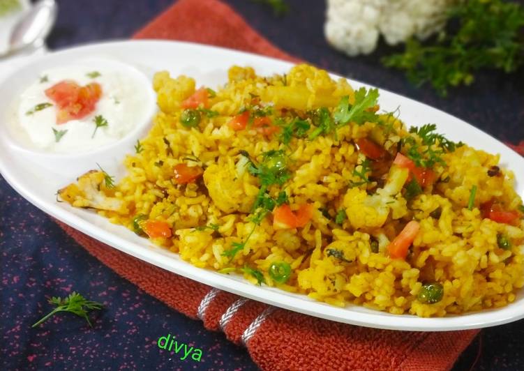 How to Make Any-night-of-the-week Bombay style gobi matar masala rice