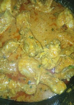 A picture of Chicken curry.
