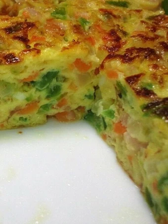 Easy Steps to Prepare Omelette with Lots of Vegetables and Cheese the Awesome  Can spoil the tongue