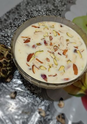 સીતાફળ બાસુંદી (Sitafal Basundi Recipe In Gujarati) રેસીપી મુખ્ય ફોટો