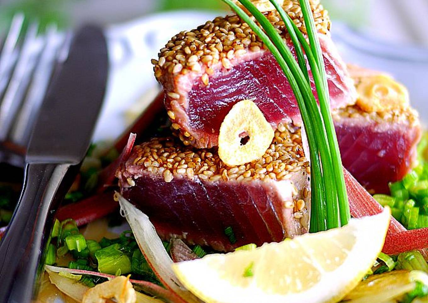 Seared Tuna or Bonito Coated in Sesame (with Garlic Ponzu Sauce)