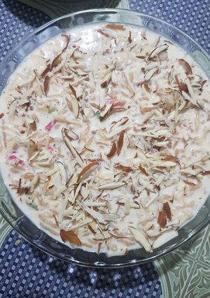 A picture of Eid special hath k bne seviyan.