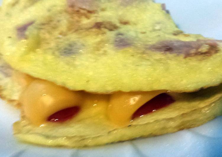 Recipe of Ultimate Elisa&#39;s Simple Tomato, Cheese and Ham Omelette