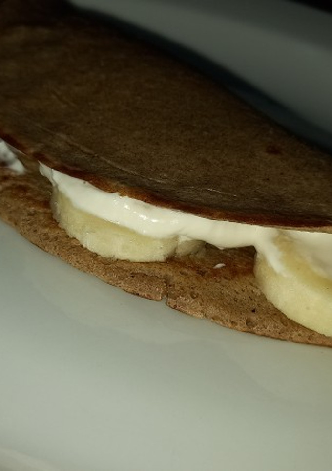 Una foto de Panqueque de avena y chocolate 🍫 ♡