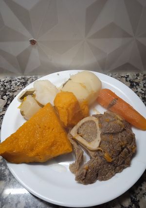 Una foto de Puchero !! Bienvenidas verduras !!!😉👌🏻