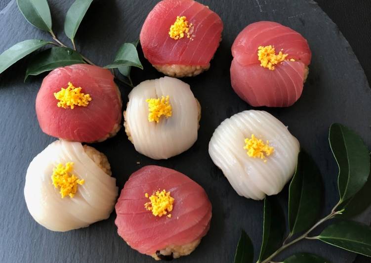 Recipe of Favorite ★Camellia  Rice ball Sushi★