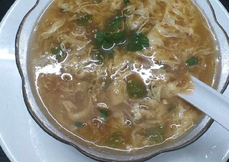 Simple Way to Make Quick Egg Drops Capsicum Soup