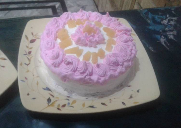 Cream cake pink white