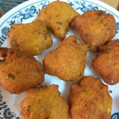 A picture of Paripu (Tuvar dal) Vada.