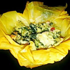 A picture of Mike's Garlic Artichoke Phyllo Blossoms.