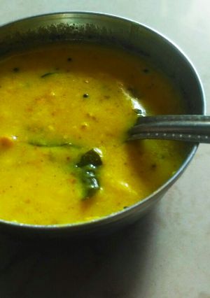 શીંગદાણા વાળી કઢી (Shingdana Kadhi Recipe In Gujarati) રેસીપી મુખ્ય ફોટો