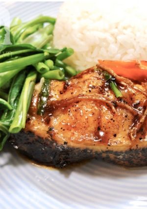 A picture of Vietnamese Clay Pot Grouper (Cá Mú Kho Tộ).