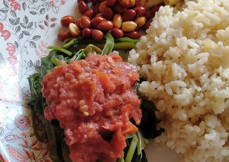 Plecing Kangkung dengan Sambal Matah