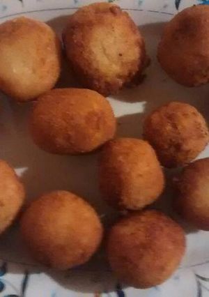 Una foto de Bombas de papas choclo y queso