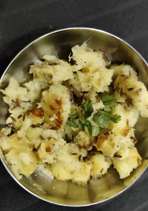 શક્કરીયા સુકી ભાજી (Shakkariya Suki Bhaji Recipe In Gujarati) રેસીપી મુખ્ય ફોટો