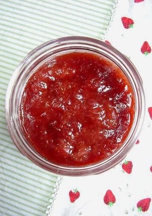 A picture of Crushed Strawberry Jam.