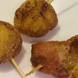 Bolitas de maduros rellenas de queso y bacon
