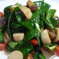 A picture of Diet & Macrobiotic Friendly King Oyster Mushroom & Komatsuma Green Salad.