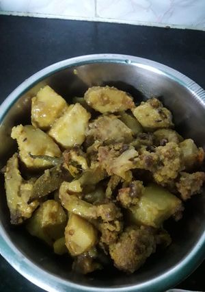 A picture of Aaloo gobi.