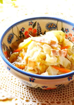 A picture of Simmered Kiriboshi Daikon and Cabbage.