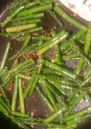 A picture of Garlic-Yum Asparagus.