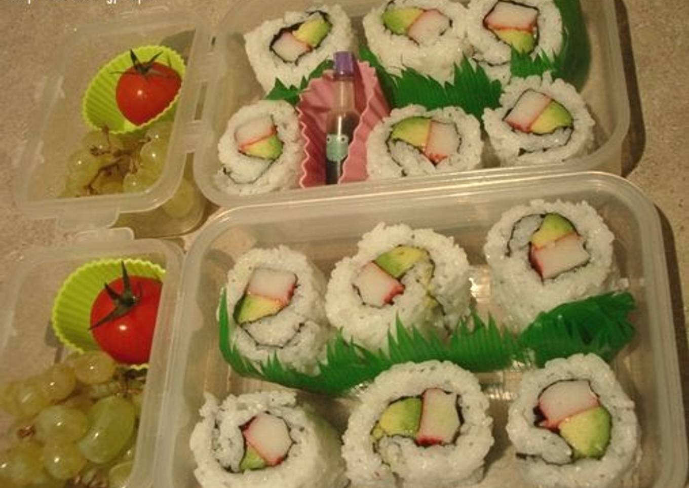 How to Roll an Inside-Out Sushi Roll (California Rolls)