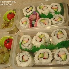 A picture of How to Roll an Inside-Out Sushi Roll (California Rolls).