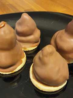 Una foto de Conitos de dulce de leche y chocolate