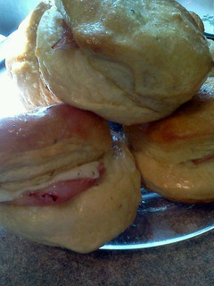 A picture of Garlic Ham n Cheese Biscuits.