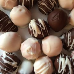 A picture of Cake Pops.
