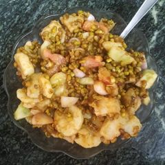 A picture of Fruit chaat salad.