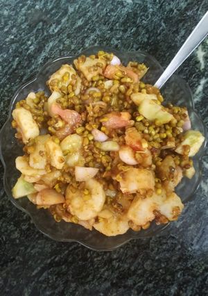 A picture of Fruit chaat salad.