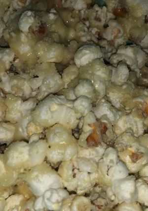 A picture of Vanilla,chocolate,condensed milk popcorns 🍿.