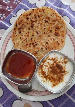 A picture of Aloo paratha.